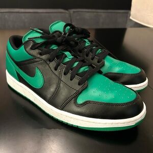 Jordan 1 low black/ green Celtics size 10 worn once!!